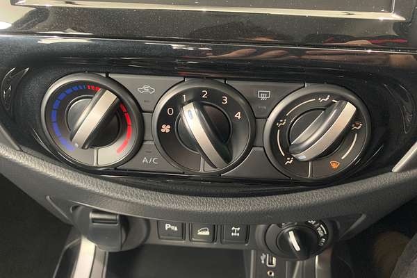 2024 Nissan Navara ST D23 4X4