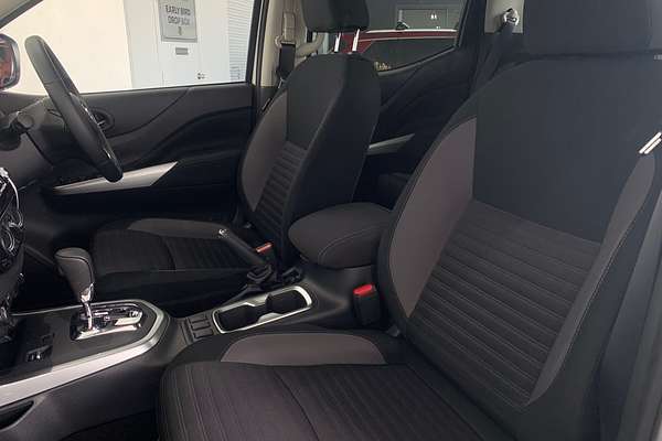 2024 Nissan Navara ST D23 4X4