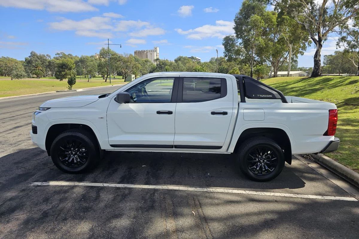 2024 Mitsubishi Triton GLX-R MV 4X4