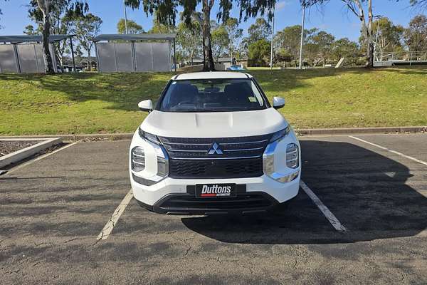 2024 Mitsubishi Outlander ES ZM
