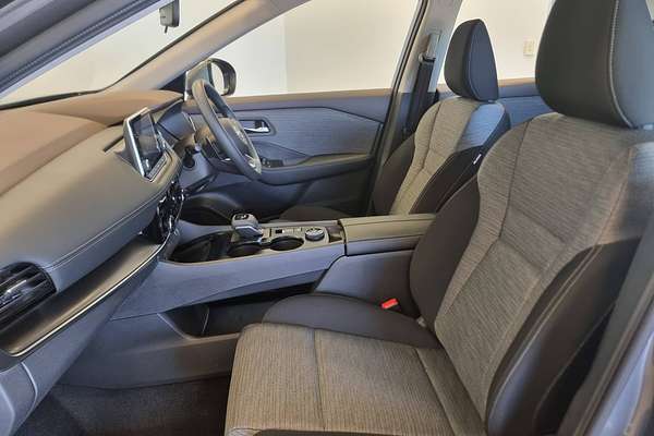 2024 Nissan X-TRAIL ST T33