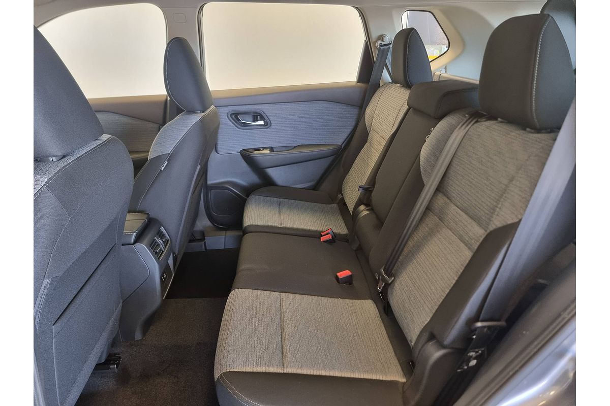2024 Nissan X-TRAIL ST T33