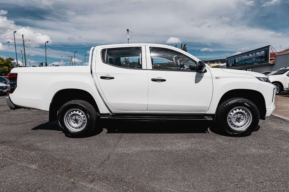 2023 Mitsubishi Triton GLX MR 4X4