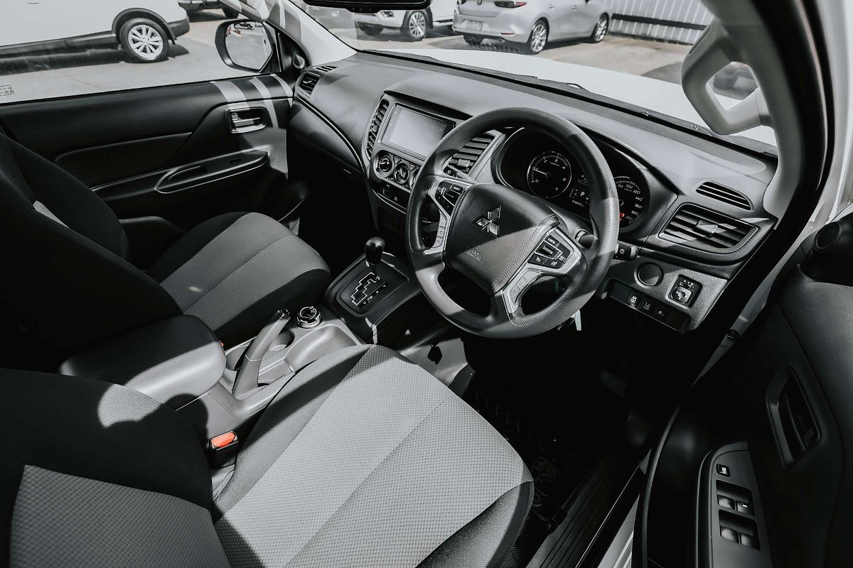 2023 Mitsubishi Triton GLX MR 4X4