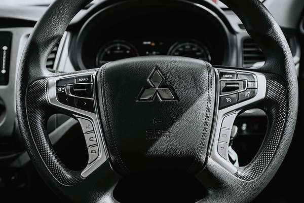 2023 Mitsubishi Triton GLX MR 4X4