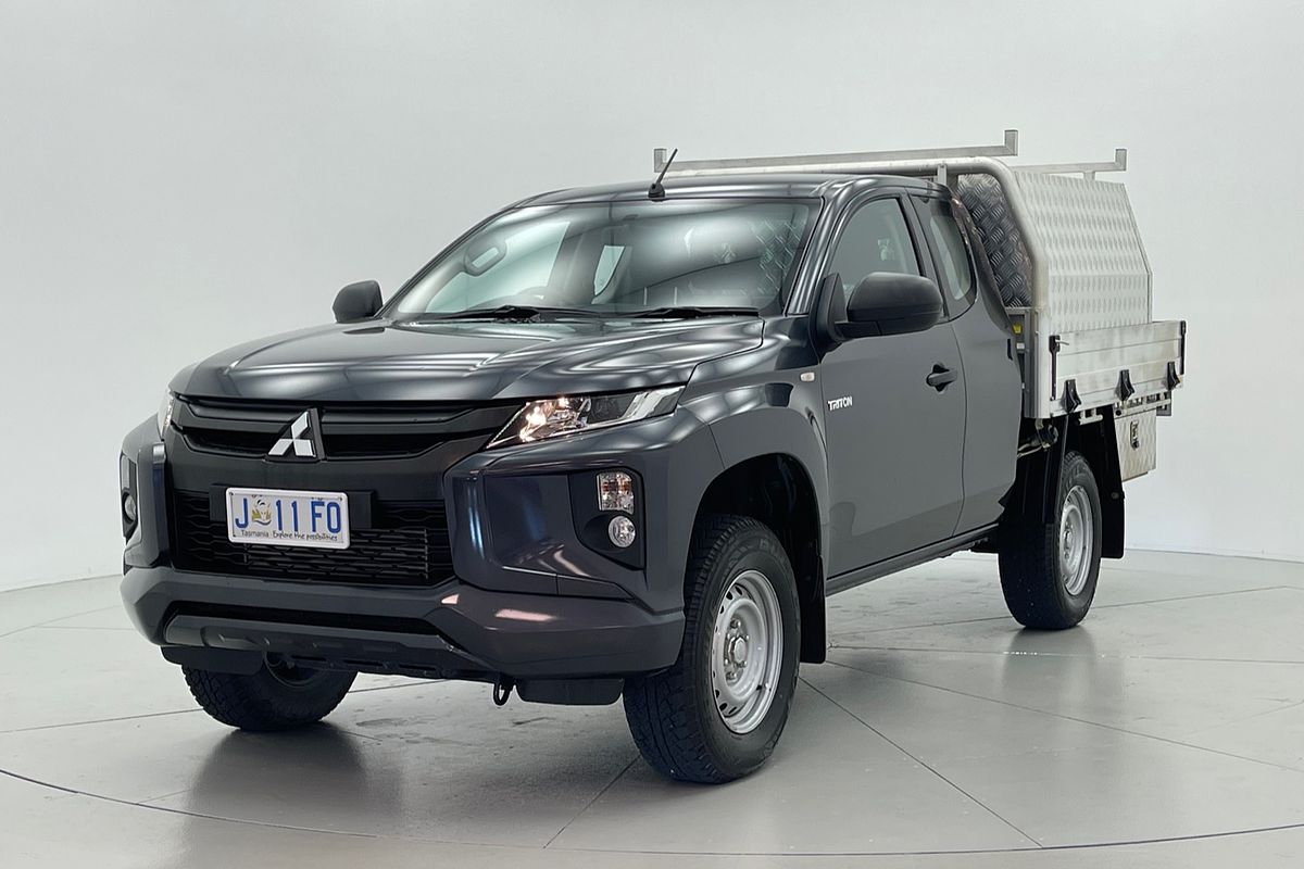 2020 Mitsubishi MR Triton GLX 2.4L D 6M/T 4X4 