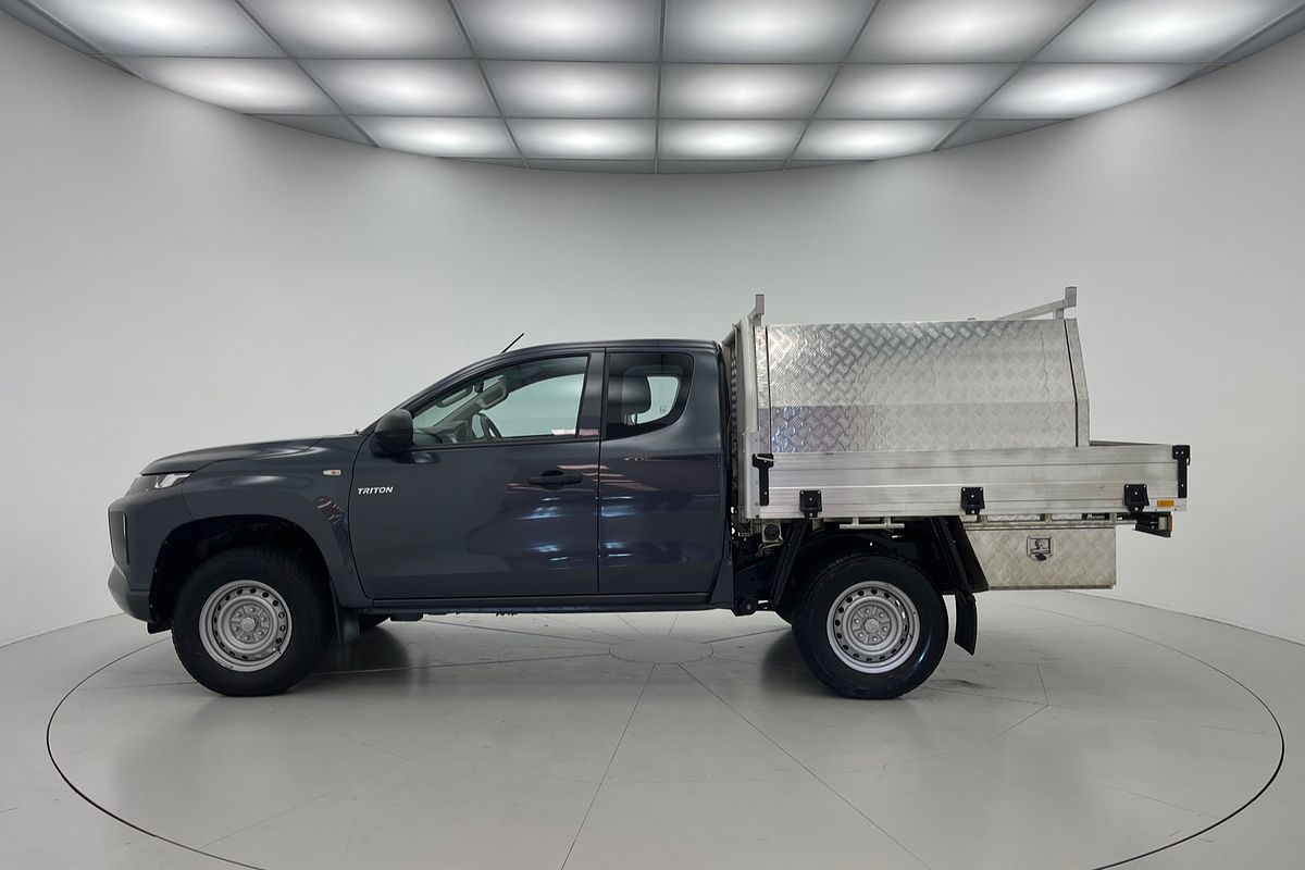 2020 Mitsubishi MR Triton GLX 2.4L D 6M/T 4X4 