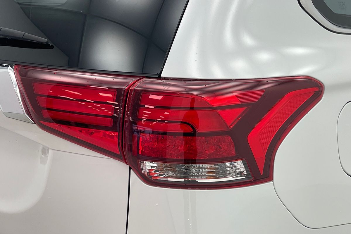 2018 Mitsubishi Outlander PHEV LS ZK
