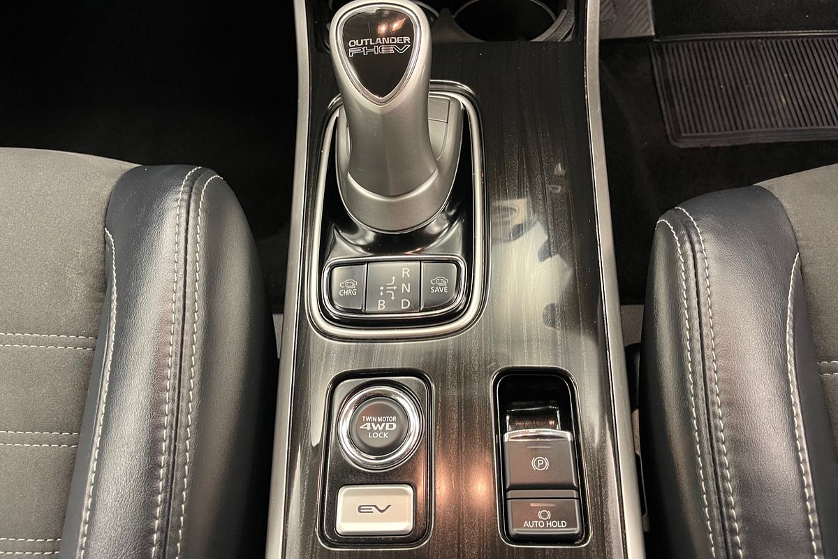 2018 Mitsubishi Outlander PHEV LS ZK