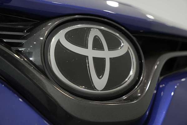 2018 Toyota Camry Ascent ASV70R