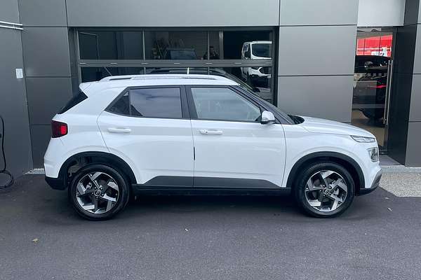 2024 Hyundai Venue Elite QX.V5