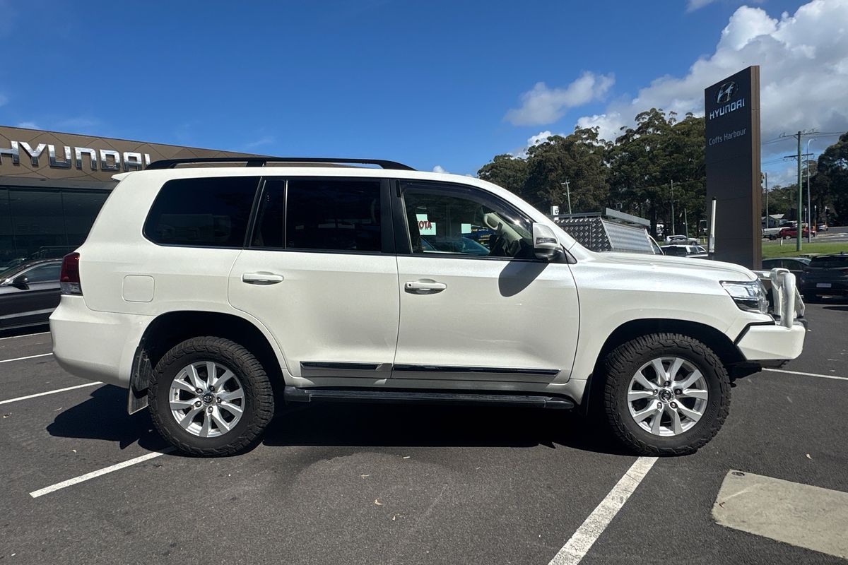 2020 Toyota Landcruiser Sahara VDJ200R