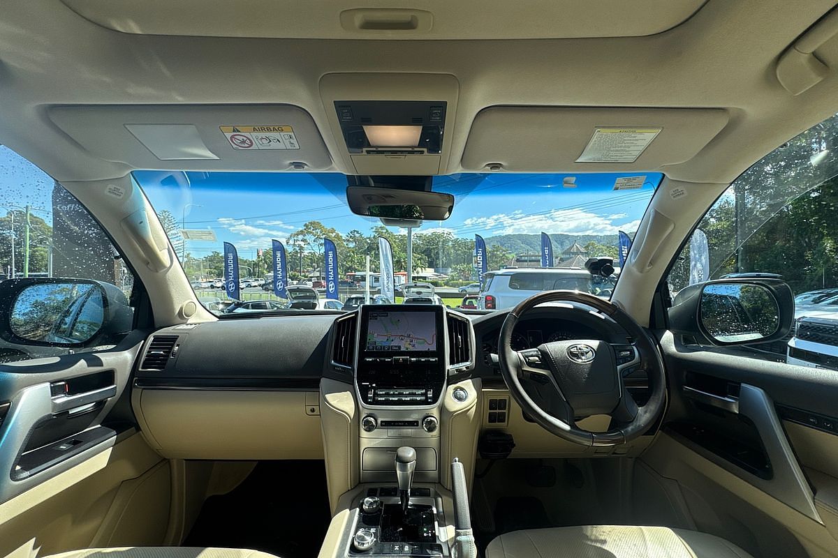 2020 Toyota Landcruiser Sahara VDJ200R