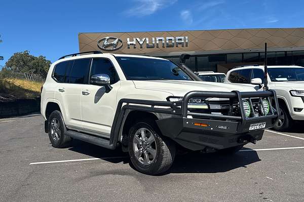 2021 Toyota Landcruiser Sahara FJA300R