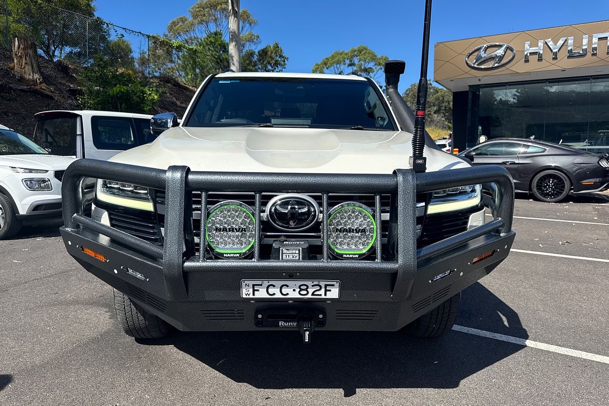 2021 Toyota Landcruiser Sahara FJA300R
