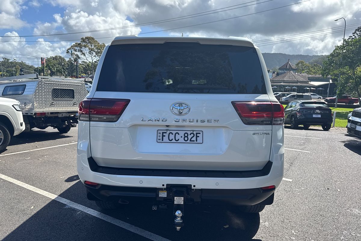 2021 Toyota Landcruiser Sahara FJA300R