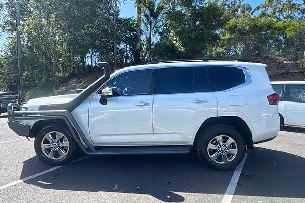 2021 Toyota Landcruiser Sahara FJA300R