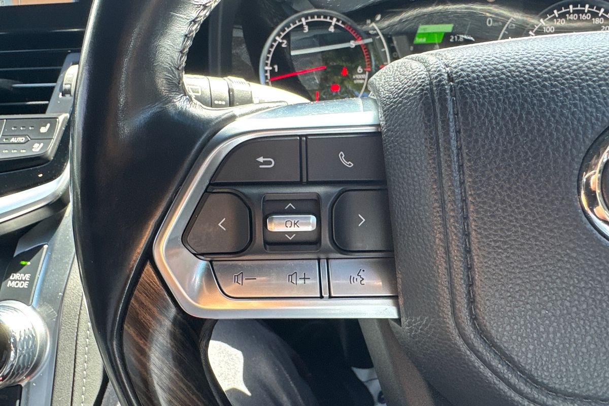 2021 Toyota Landcruiser Sahara FJA300R