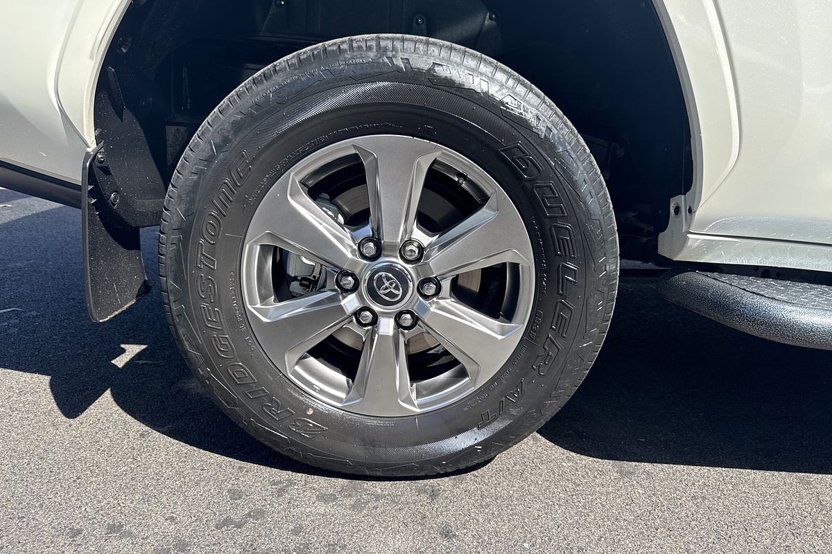 2021 Toyota Landcruiser Sahara FJA300R