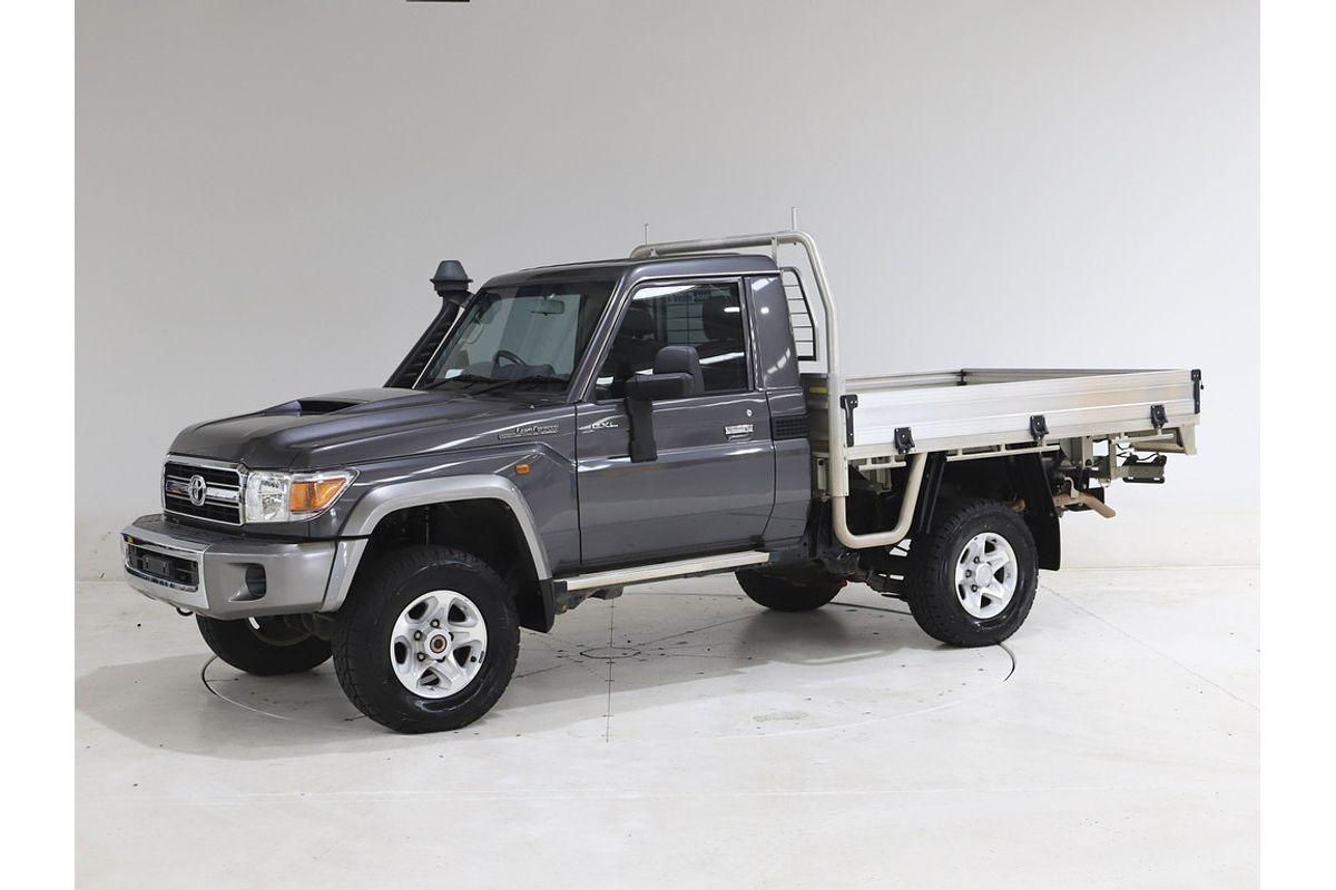 LC Military GXL 4.5L T Diesel Manual Single C/Chassis 7C71510 003