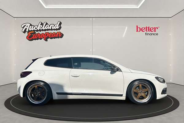 2010 Volkswagen SCIROCCO