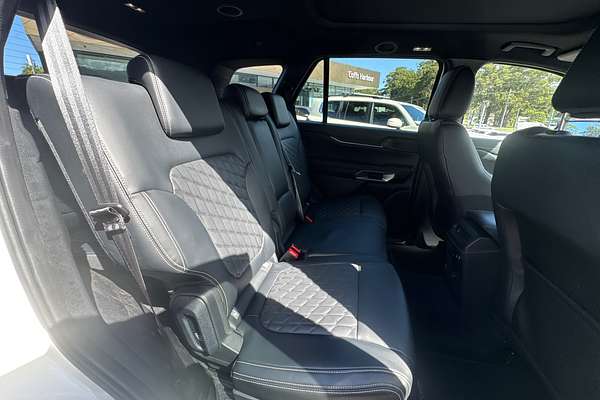 2024 Ford Everest Platinum
