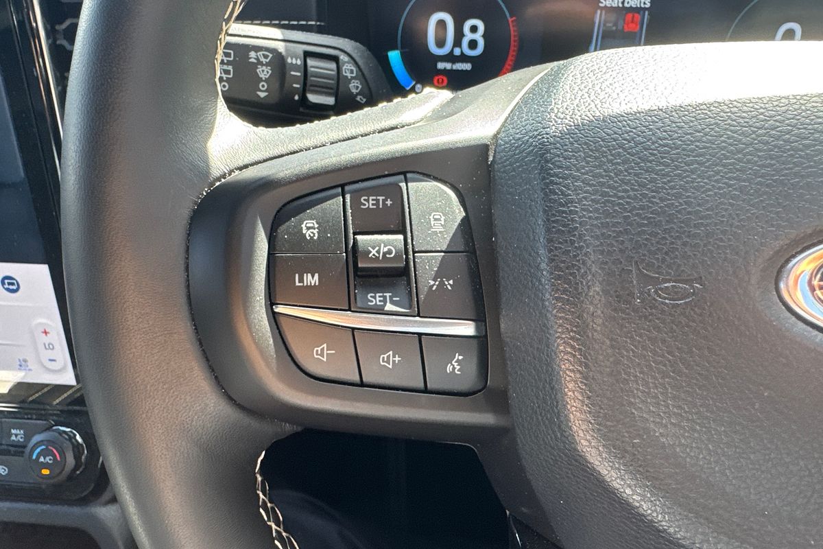 2024 Ford Everest Platinum