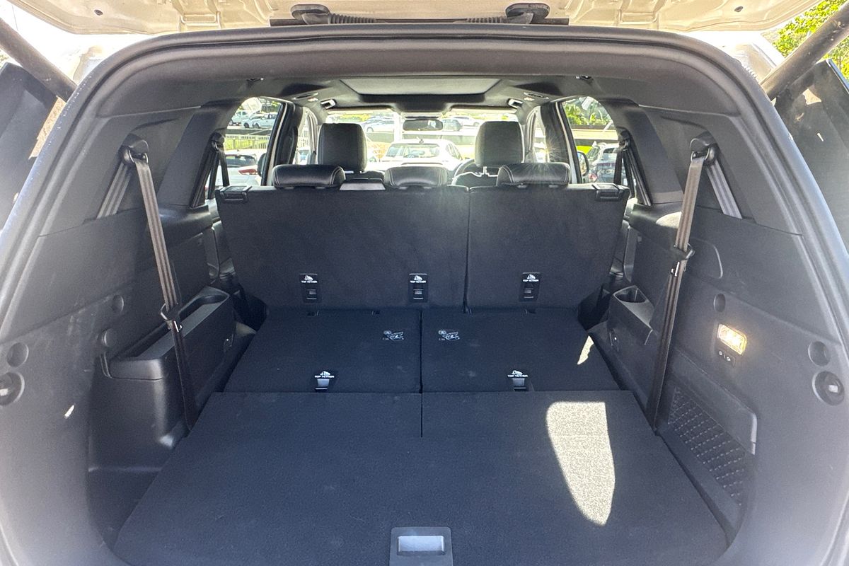 2024 Ford Everest Platinum