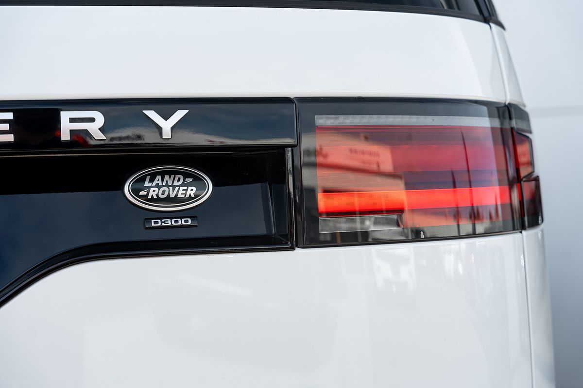 2021 Land Rover Discovery D300 SE Series 5