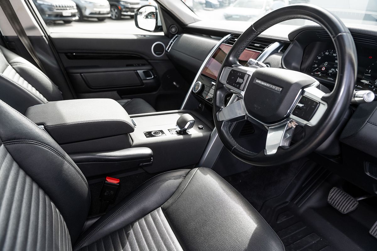 2021 Land Rover Discovery D300 SE Series 5