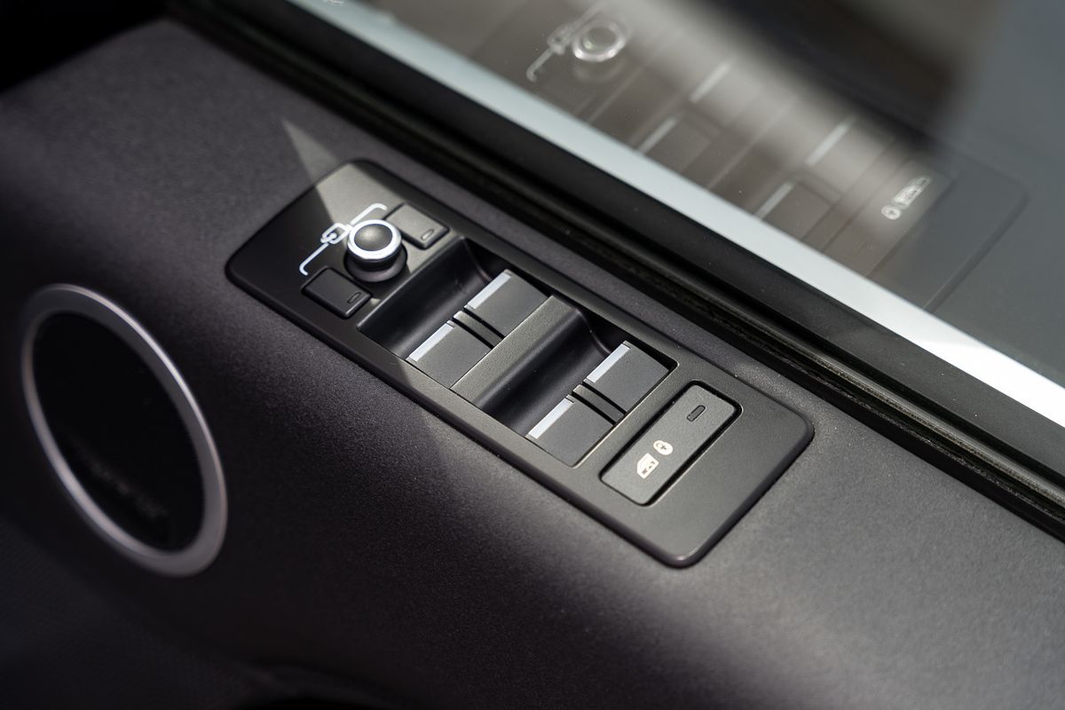 2021 Land Rover Discovery D300 SE Series 5