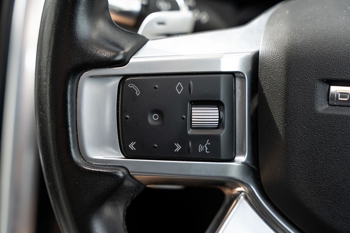 2021 Land Rover Discovery D300 SE Series 5