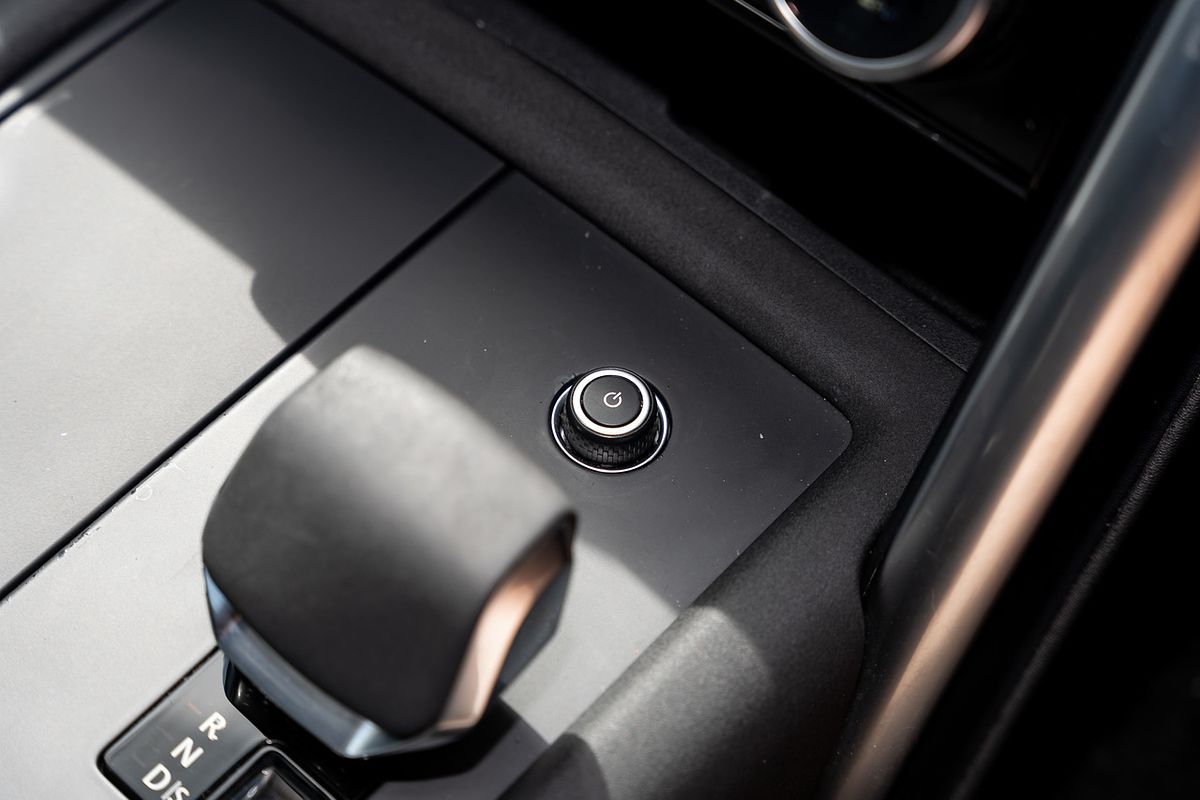 2021 Land Rover Discovery D300 SE Series 5