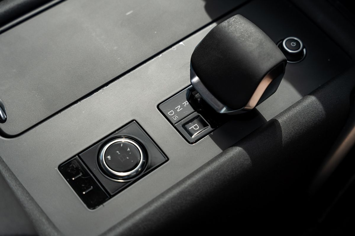 2021 Land Rover Discovery D300 SE Series 5