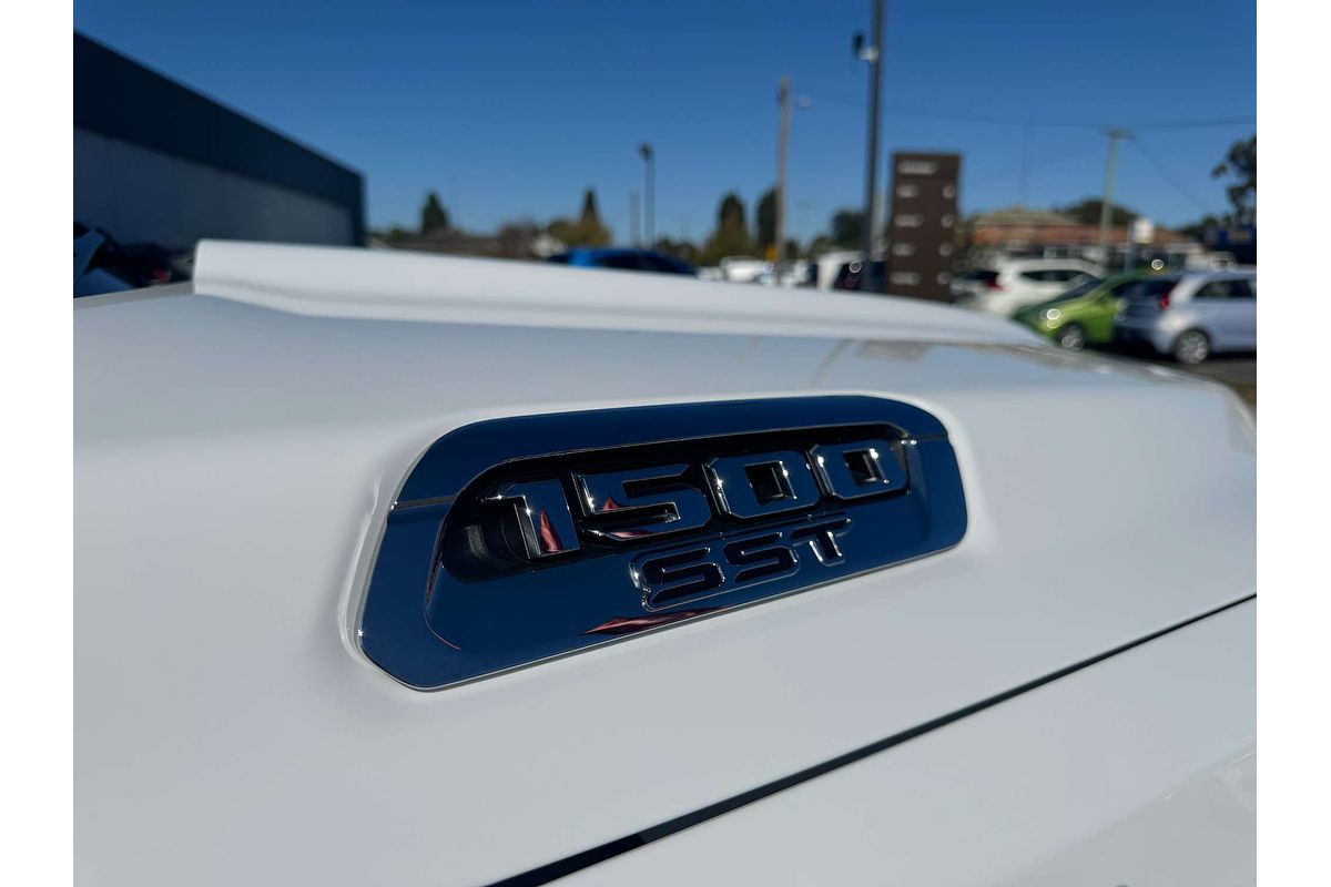 2025 RAM 1500 Laramie Sport Hurricane SO RamBox DT 4X4 SWB