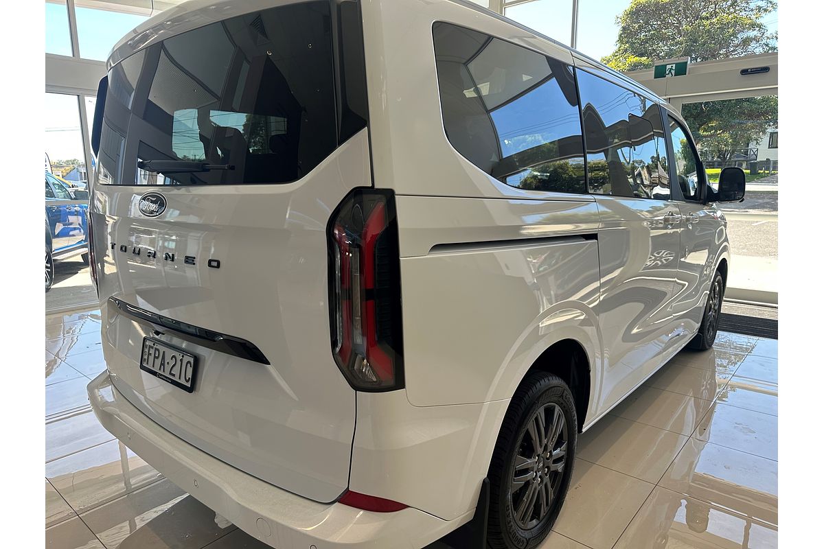 2024 Ford Tourneo Titanium X AV SWB
