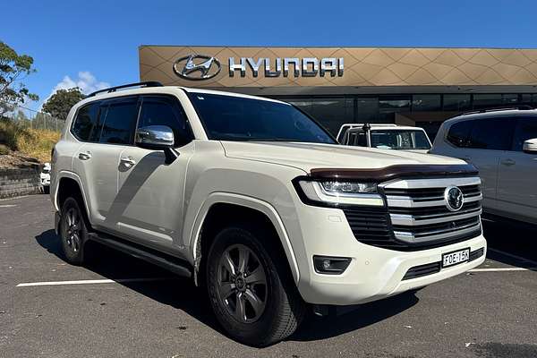 2022 Toyota Landcruiser Sahara FJA300R