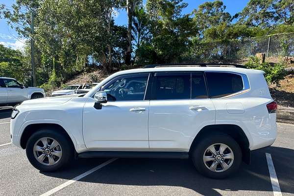 2022 Toyota Landcruiser Sahara FJA300R