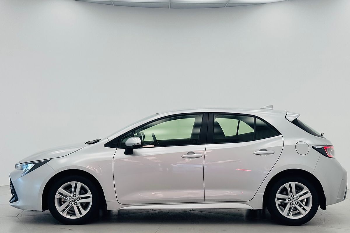 Corolla Hatch Ascent Sport 2.0L Petrol Auto CVT 5 Door 4E24420 001
