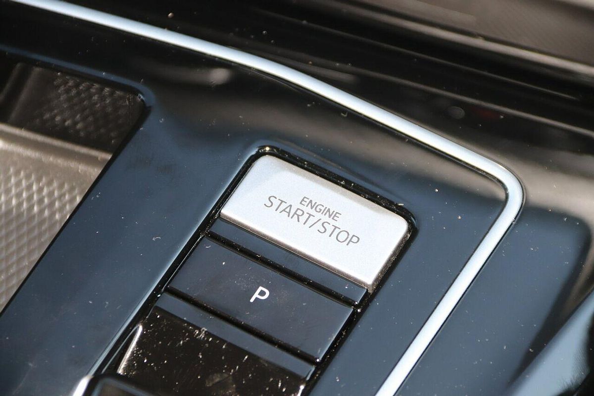 2023 Volkswagen Golf R 8