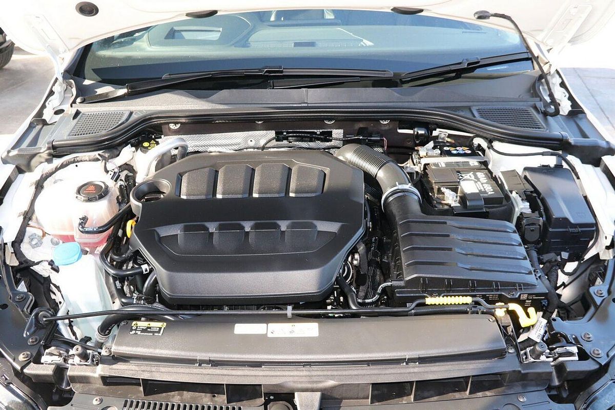 2023 Volkswagen Golf R 8