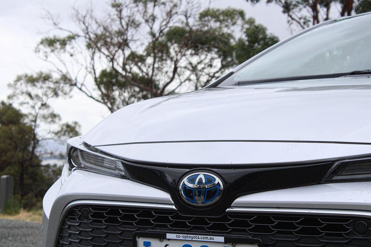 2020 Toyota Corolla ZR Hybrid ZWE211R