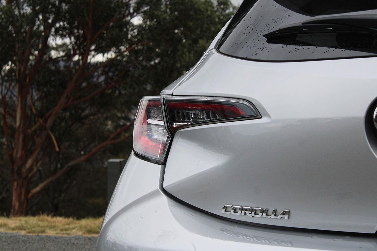 2020 Toyota Corolla ZR Hybrid ZWE211R