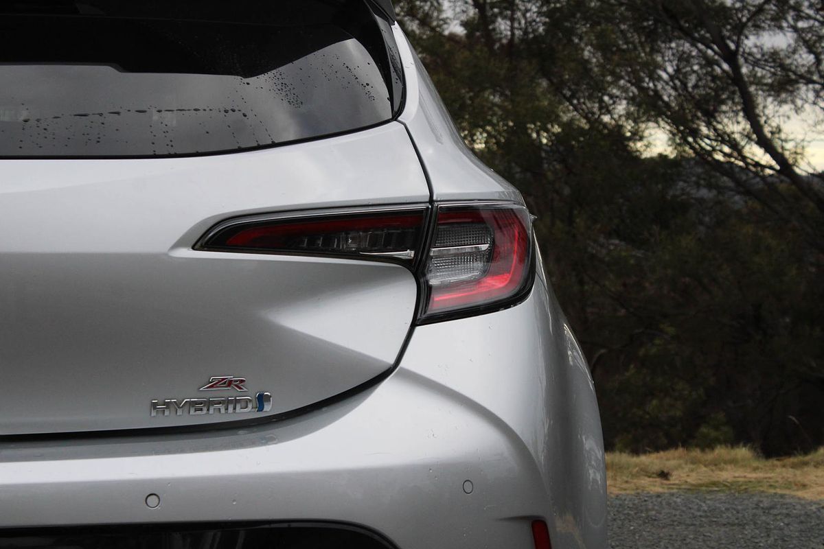 2020 Toyota Corolla ZR Hybrid ZWE211R