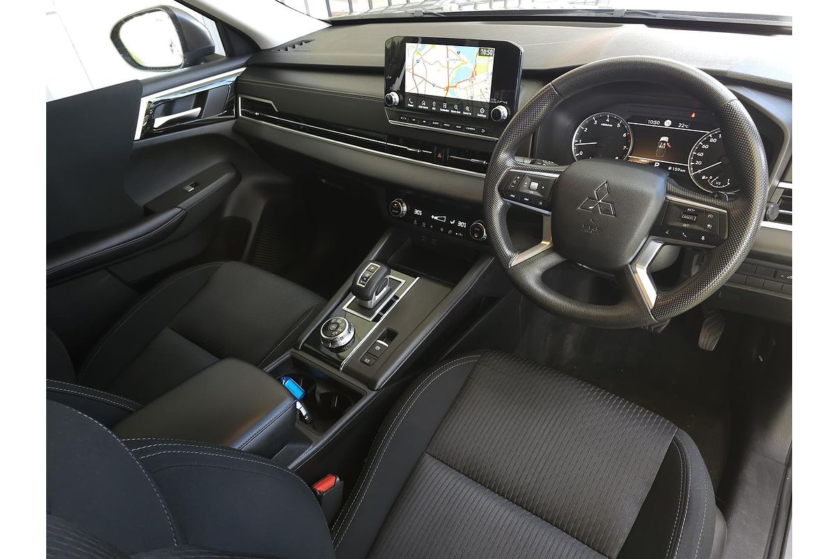 2021 Mitsubishi Outlander ES ZM