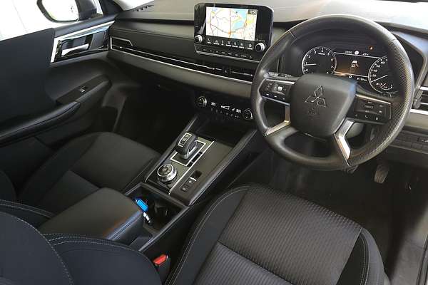 2021 Mitsubishi Outlander ES ZM
