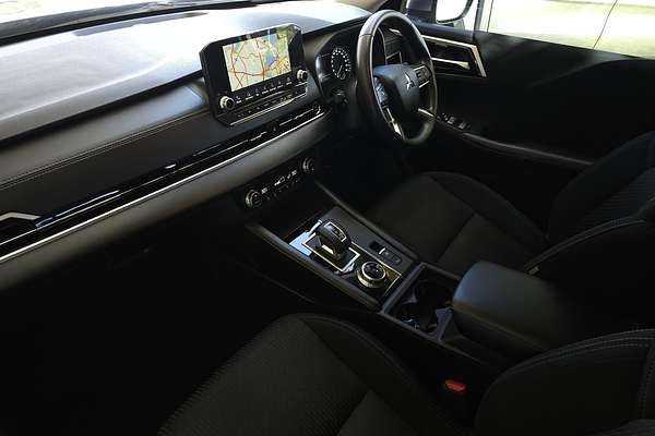 2021 Mitsubishi Outlander ES ZM