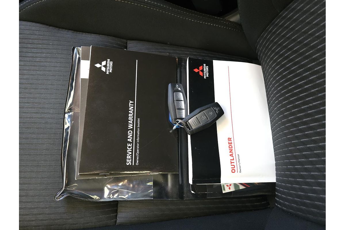 2021 Mitsubishi Outlander ES ZM