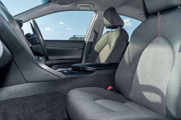2018 Toyota Camry Ascent ASV70R