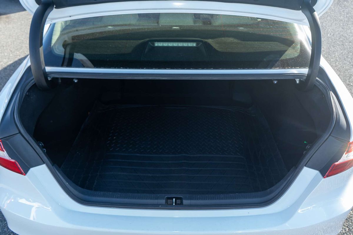 2018 Toyota Camry Ascent ASV70R